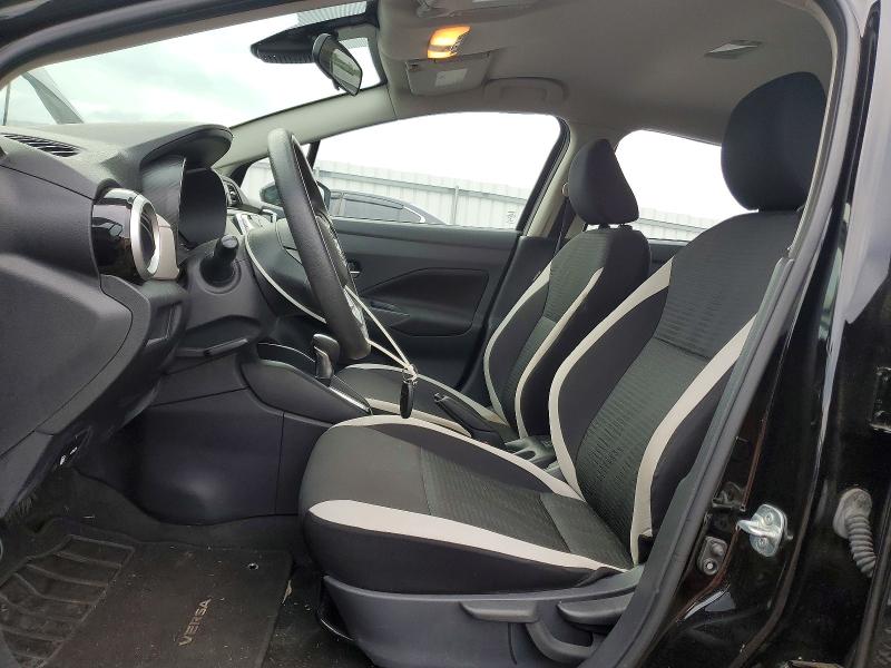 52676516 :رقم المزاد ، 3N1CN8EV0ML917355 vin ، 2021 Nissan Versa مزاد بيع