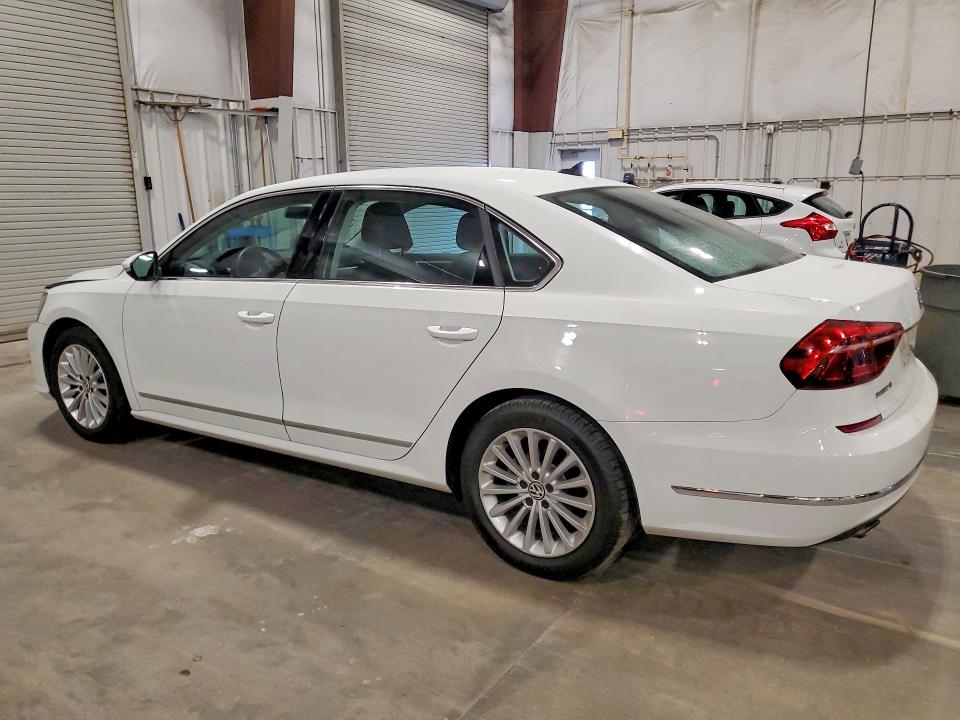 Продаж на аукціоні авто 2017 Volkswagen Passat, vin: 1VWBT7A30HC011573, номер лоту: 54527146