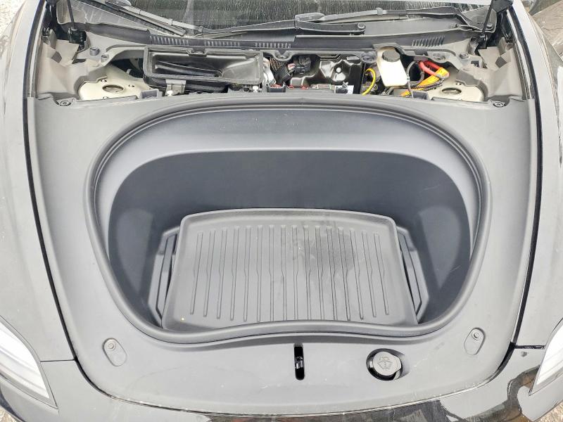 52932516 :رقم المزاد ، 5YJ3E1EA3SF983637 vin ، 2025 Tesla Model 3 مزاد بيع