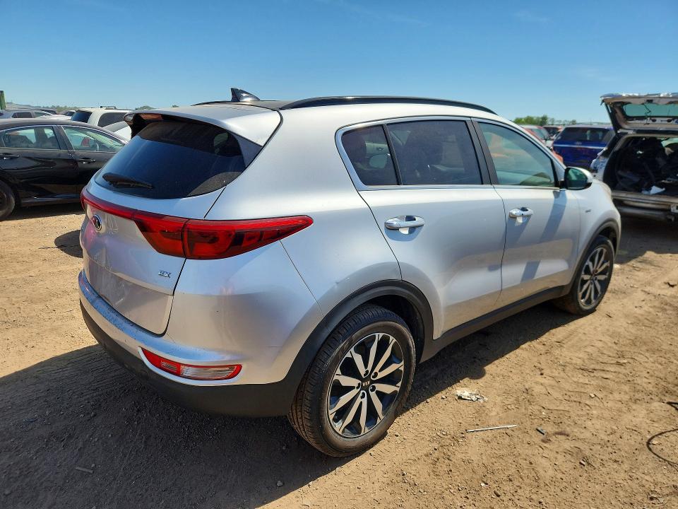 55171376 :رقم المزاد ، KNDPNCAC4J7482989 vin ، 2018 Kia Sportage مزاد بيع