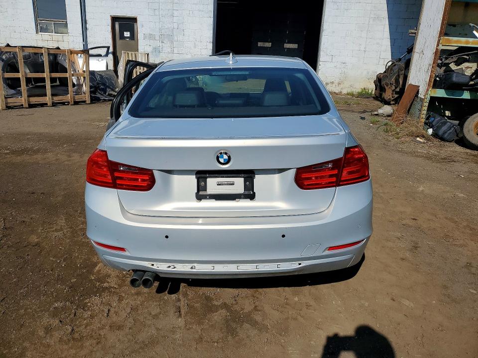 53926776 :رقم المزاد ، WBA3B3G52ENR82552 vin ، 2014 Bmw 328 مزاد بيع