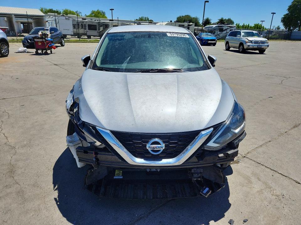 53795296 :رقم المزاد ، 3N1AB7AP4JY263332 vin ، 2018 Nissan Sentra مزاد بيع
