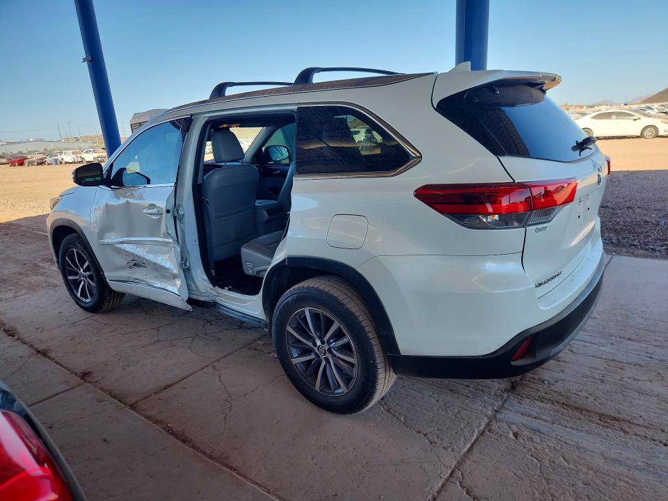 Aukcja sprzedaży 2018 Toyota Highlander, vin: 5TDKZRFHXJS536629, numer aukcji: 52405536