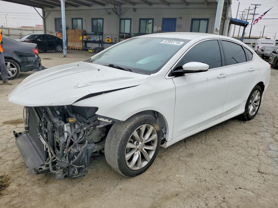 2015 Chrysler 200 მანქანა იყიდება აუქციონზე, vin: 1C3CCCCBXFN553029, აუქციონის ნომერი: 52964716