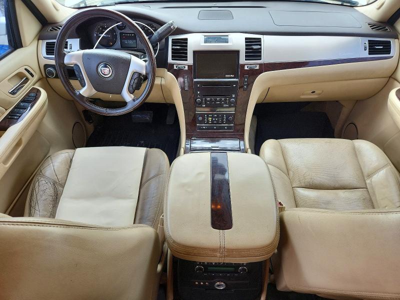 2008 Cadillac Escalade მანქანა იყიდება აუქციონზე, vin: 1GYFK63878R208743, აუქციონის ნომერი: 52728296