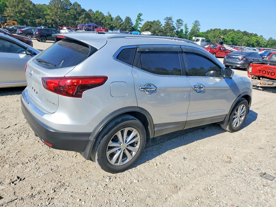 2017 Nissan Rogue Sport მანქანა იყიდება აუქციონზე, vin: JN1BJ1CR6HW103652, აუქციონის ნომერი: 53699886