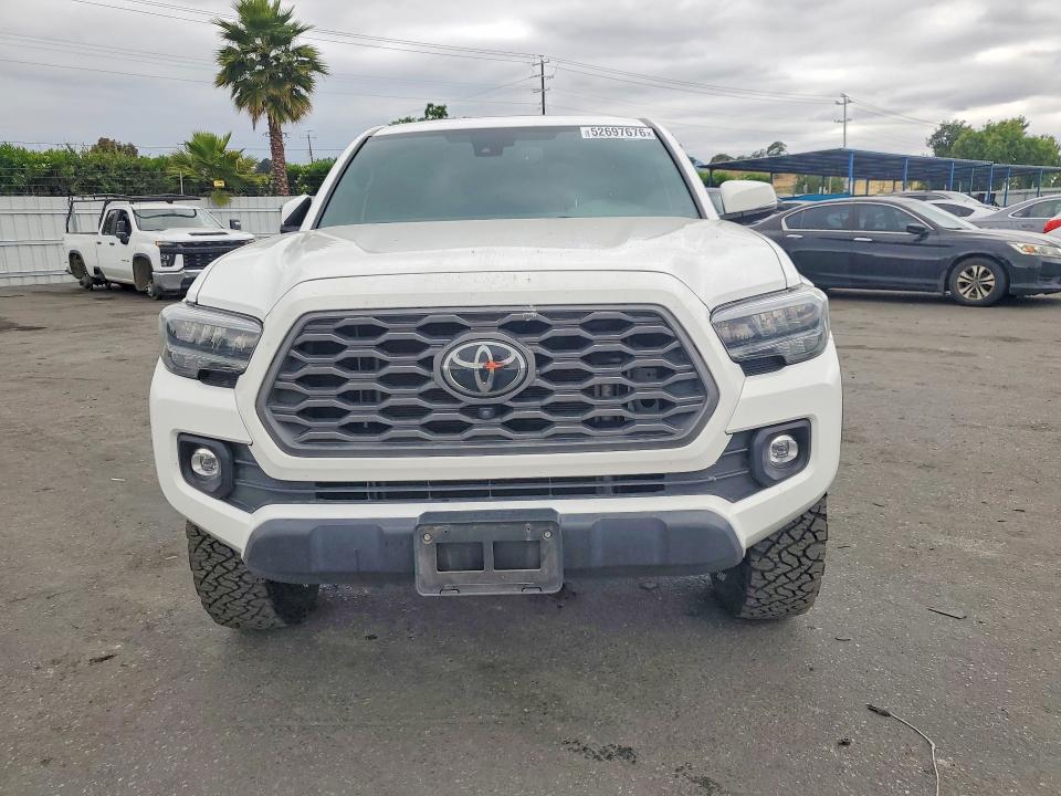 Продажа на аукционе авто 2023 Toyota Tacoma, vin: 3TMCZ5AN8PM643892, номер лота: 52697676
