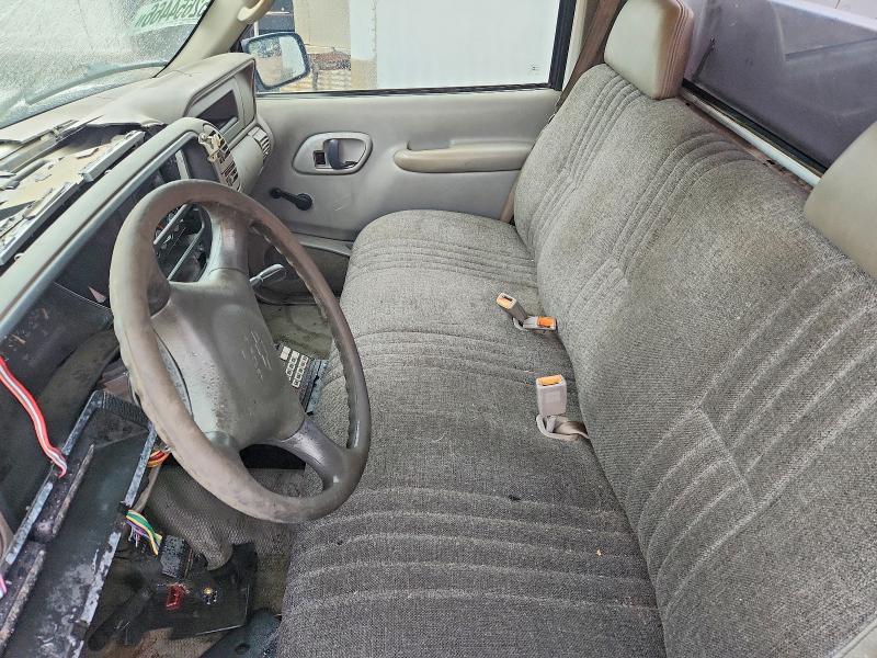 Продажа на аукционе авто 2000 Chevrolet Gmt-400, vin: 1GCGC24J7YR142468, номер лота: 52654466