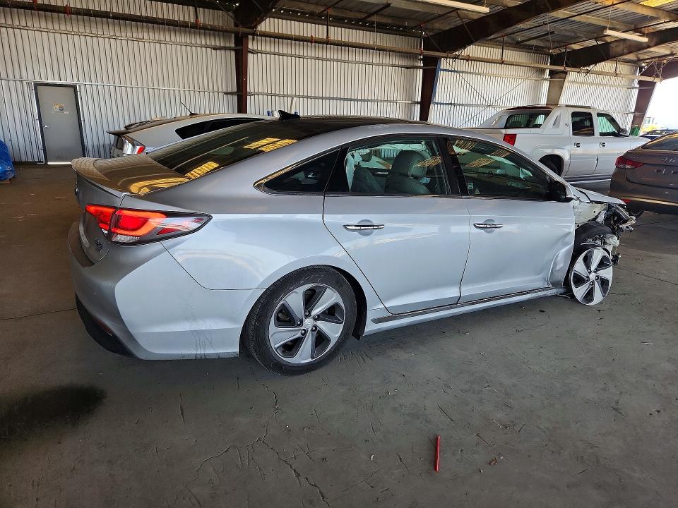 2016 Hyundai Sonata Hybrid მანქანა იყიდება აუქციონზე, vin: KMHE34L15GA031639, აუქციონის ნომერი: 53086816