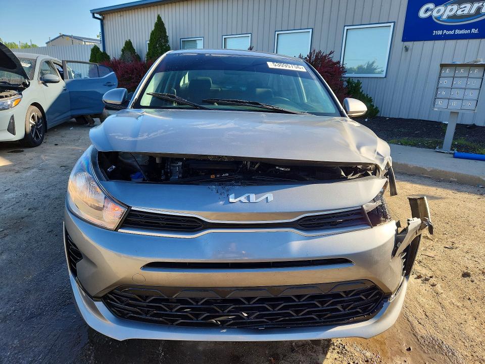 2022 Kia Rio მანქანა იყიდება აუქციონზე, vin: 3KPA24AD5NE461152, აუქციონის ნომერი: 53095756