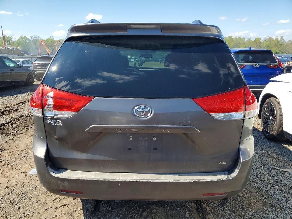 2013 Toyota Sienna მანქანა იყიდება აუქციონზე, vin: 5TDKK3DC5DS356486, აუქციონის ნომერი: 51970076