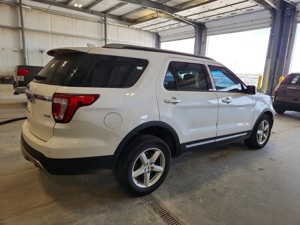 52323626 :رقم المزاد ، 1FM5K8DH6HGA75587 vin ، 2017 Ford Explorer مزاد بيع