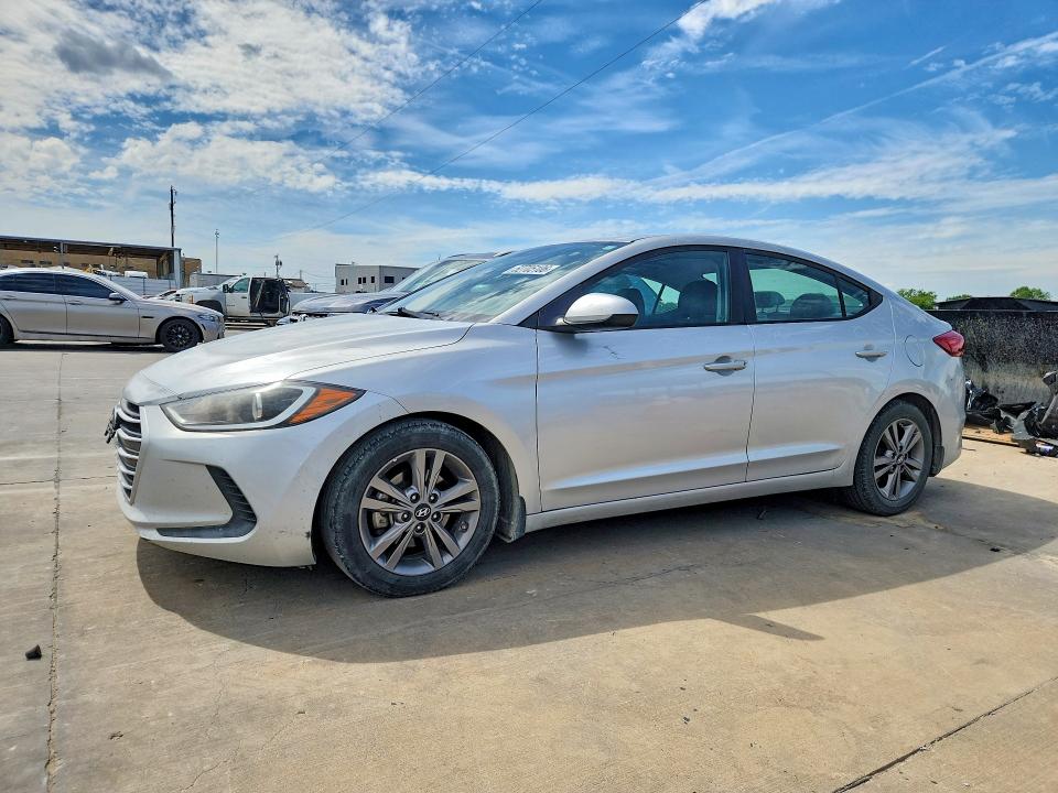 52705106 :رقم المزاد ، 5NPD84LF8HH092104 vin ، 2017 Hyundai Elantra مزاد بيع