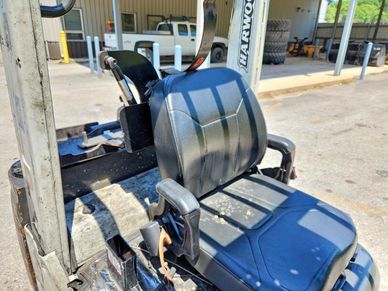 2017 Unicariers Forklift მანქანა იყიდება აუქციონზე, vin: CP1F29W23966, აუქციონის ნომერი: 52901406