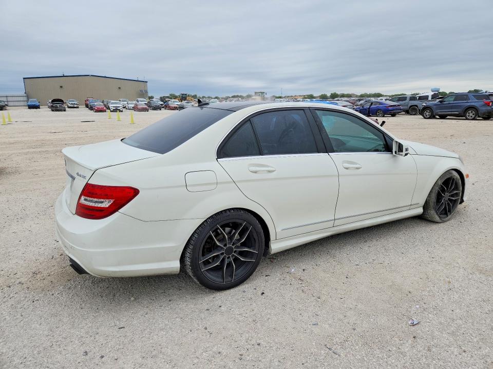 Продаж на аукціоні авто 2012 Mercedes-benz C, vin: WDDGF8BB6CR209808, номер лоту: 52923406