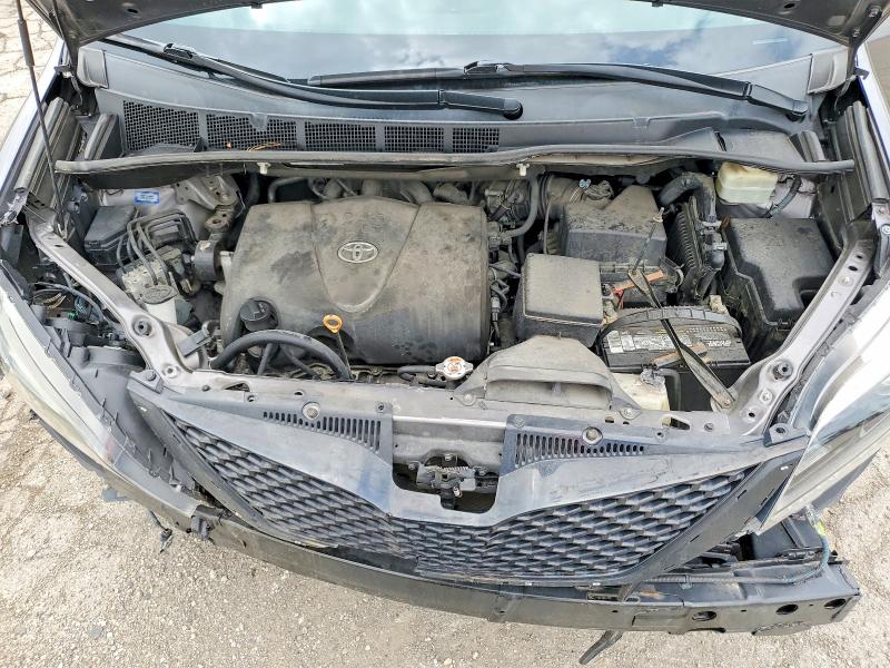 52711156 :رقم المزاد ، 5TDXZ3DC3HS834086 vin ، 2017 Toyota Sienna مزاد بيع