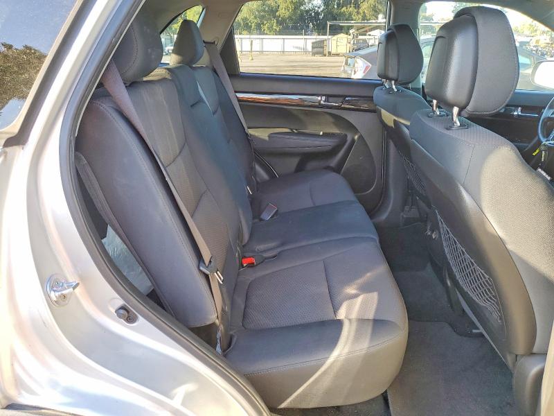 2011 Kia Sorento მანქანა იყიდება აუქციონზე, vin: 5XYKT3A1XBG051320, აუქციონის ნომერი: 54171676