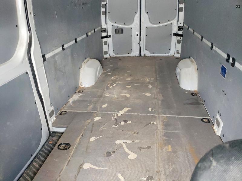 52482106 :رقم المزاد ، WD3PE8DC8F5981560 vin ، 2015 Mercedes Benz Sprinter مزاد بيع