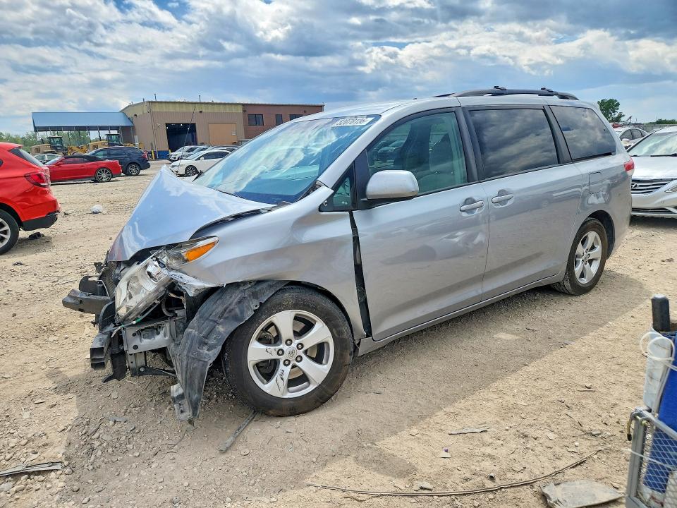 Продажа на аукционе авто 2014 Toyota Sienna, vin: 5TDKK3DC8ES522467, номер лота: 52078136