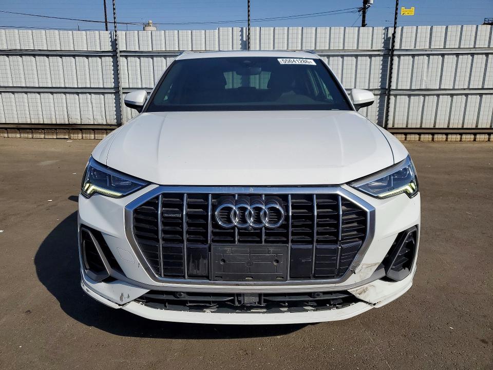 55041286 :رقم المزاد ، WA1EECF31N1008159 vin ، 2022 Audi Q3 مزاد بيع