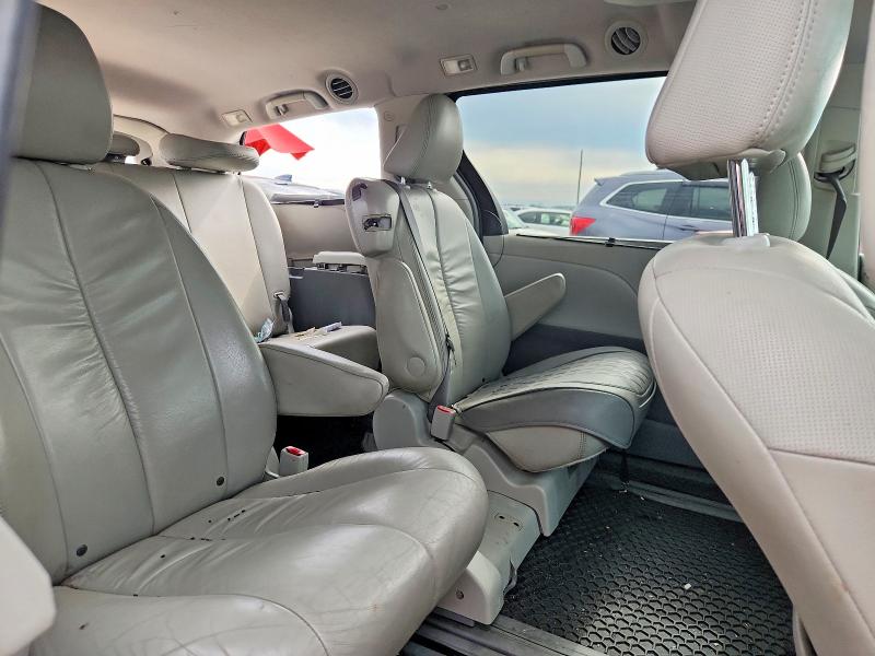 Продажа на аукционе авто 2011 Toyota Sienna, vin: 5TDYK3DC2BS120627, номер лота: 53647956