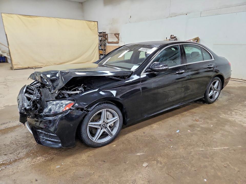 55309076 :رقم المزاد ، WDDZF6JB1KA570990 vin ، 2019 Mercedes-benz E مزاد بيع