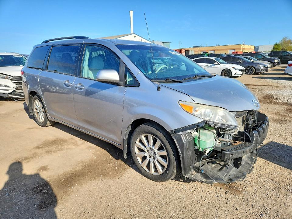 Продажа на аукционе авто 2014 Toyota Sienna, vin: 5TDYK3DC5ES466062, номер лота: 53454506