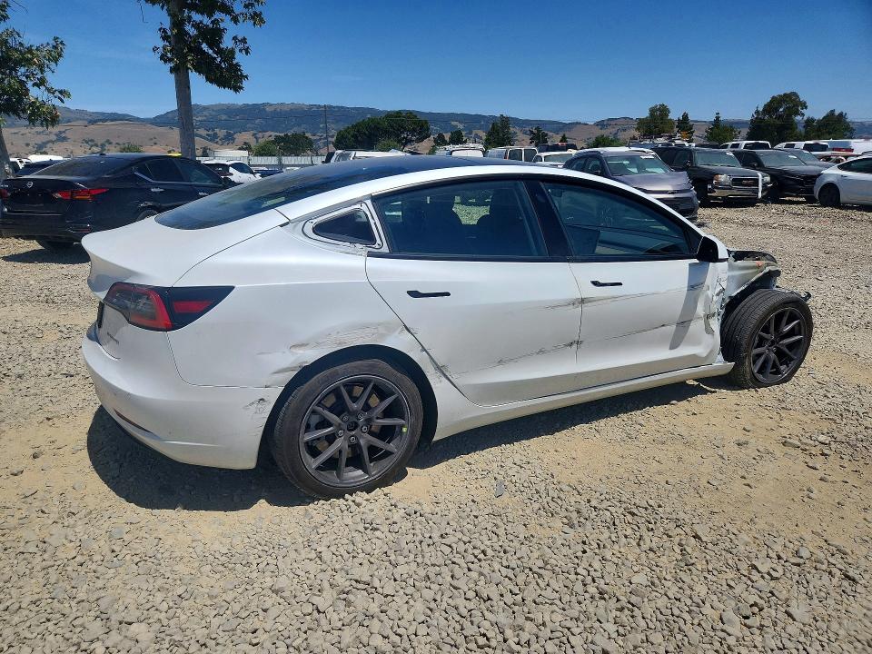 52858576 :رقم المزاد ، 5YJ3E1EB7NF197899 vin ، 2022 Tesla Model 3 مزاد بيع