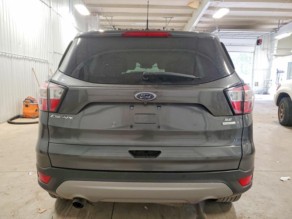 2018 Ford Escape მანქანა იყიდება აუქციონზე, vin: 1FMCU0GD9JUB76254, აუქციონის ნომერი: 51864426