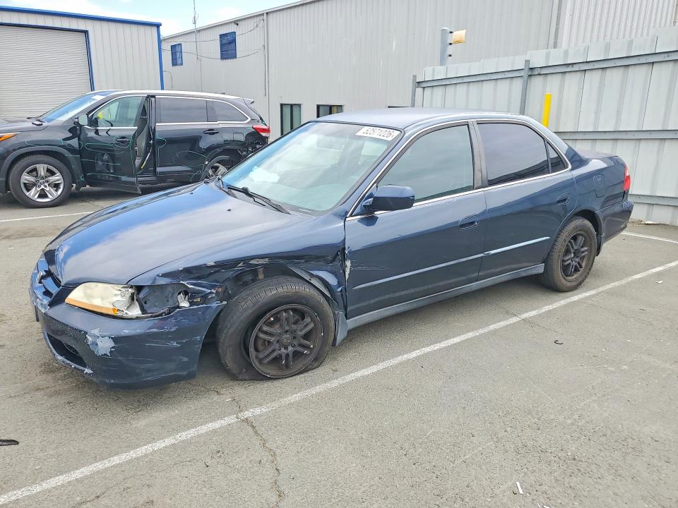 52571226 :رقم المزاد ، JHMCG5647YC037751 vin ، 2000 Honda Accord مزاد بيع