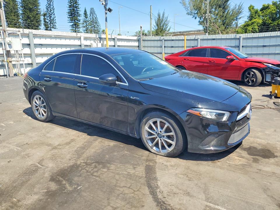 52811996 :رقم المزاد ، WDD3G4EB9KW019307 vin ، 2019 Mercedes-benz A مزاد بيع