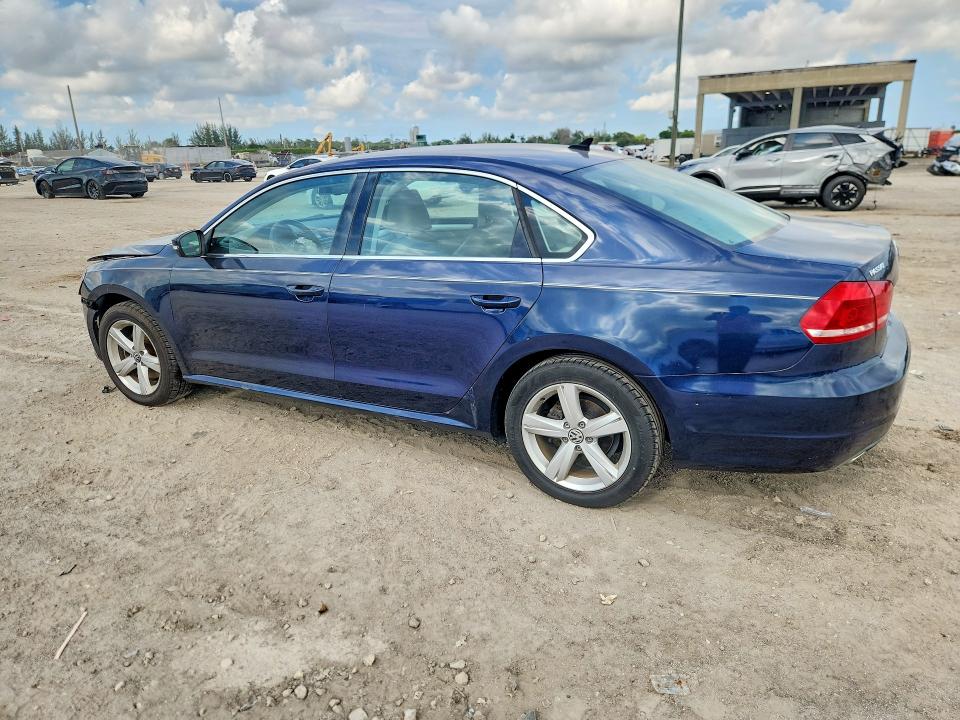 53270846 :رقم المزاد ، 1VWBP7A38DC072071 vin ، 2013 Volkswagen Passat مزاد بيع