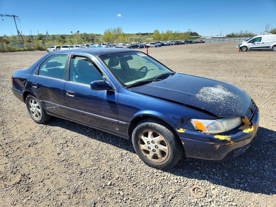 52732956 :رقم المزاد ، 4T1BF22K0XU931663 vin ، 1999 Toyota Camry مزاد بيع