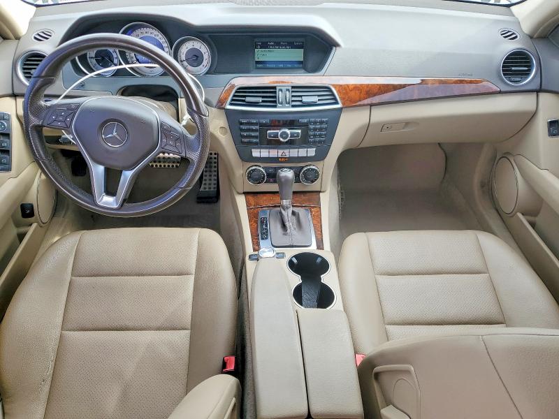 2013 Mercedes-benz C მანქანა იყიდება აუქციონზე, vin: WDDGF4HB5DR279947, აუქციონის ნომერი: 52378226