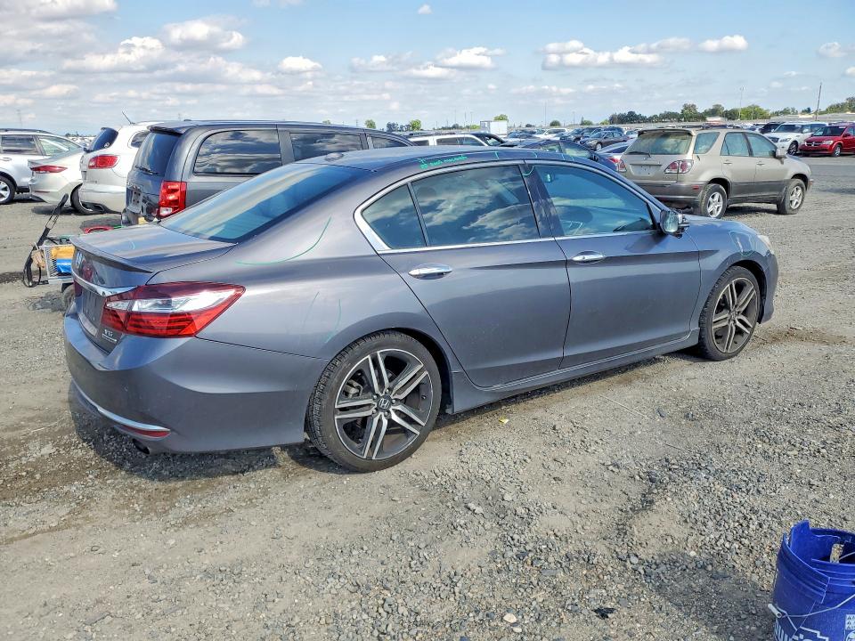 Продажа на аукционе авто 2017 Honda Accord, vin: 1HGCR3F92HA011406, номер лота: 55038596