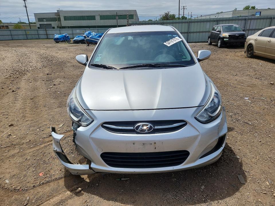 2015 Hyundai Accent მანქანა იყიდება აუქციონზე, vin: KMHCT4AE4FU799686, აუქციონის ნომერი: 54791816