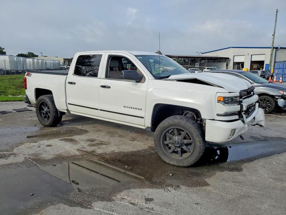 55133886 :رقم المزاد ، 3GCUKSECXHG320573 vin ، 2017 Chevrolet Silverado مزاد بيع
