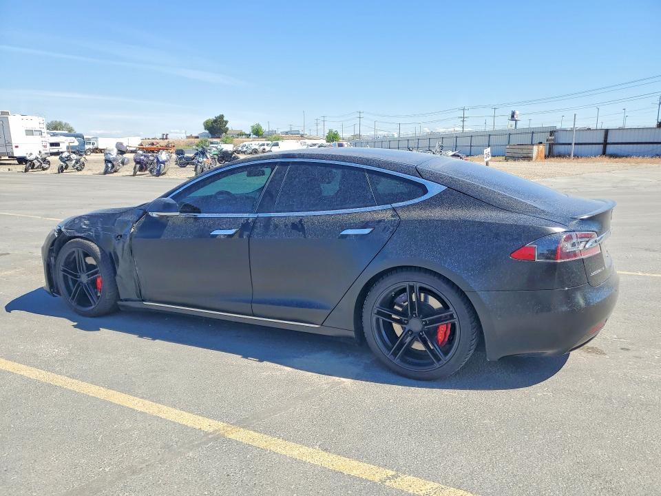 54095086 :رقم المزاد ، 5YJSA1E42JF296598 vin ، 2018 Tesla Model S مزاد بيع