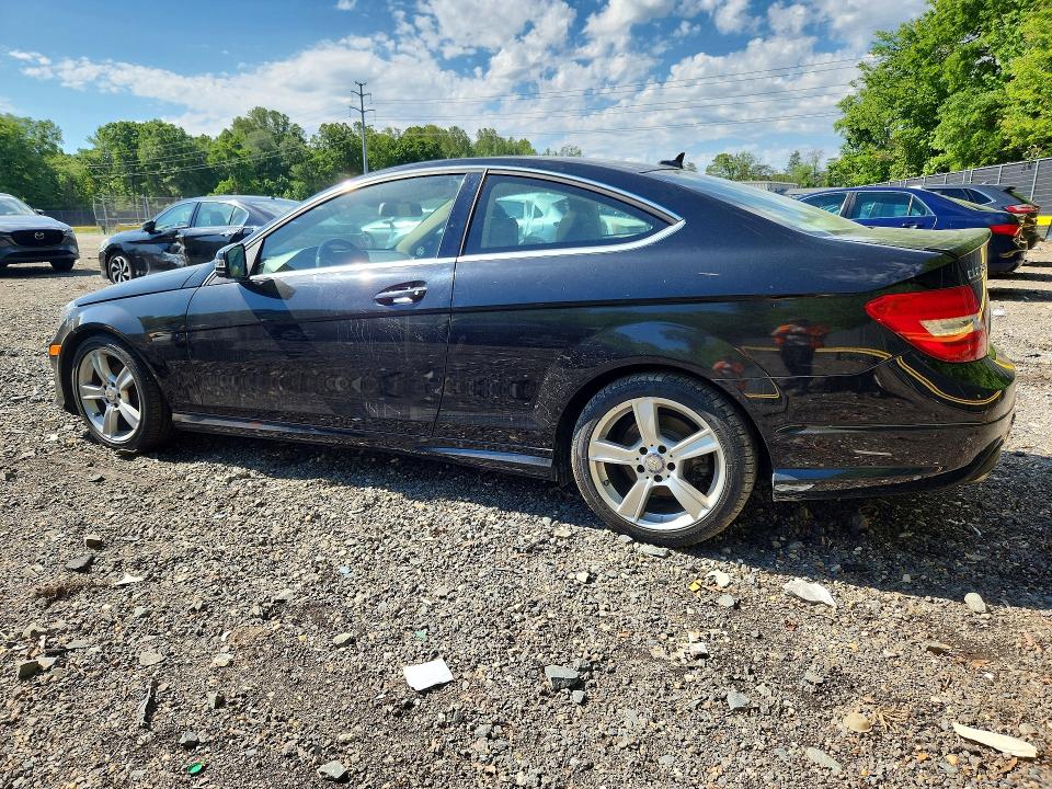 2014 Mercedes-benz C მანქანა იყიდება აუქციონზე, vin: WDDGJ4HB2EG161527, აუქციონის ნომერი: 53191736