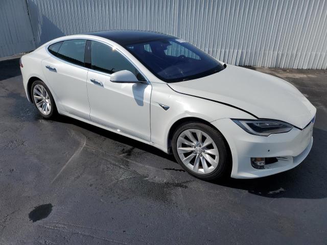 57077033 :رقم المزاد ، 5YJSA1E24JF281793 vin ، 2018 Tesla Model S مزاد بيع