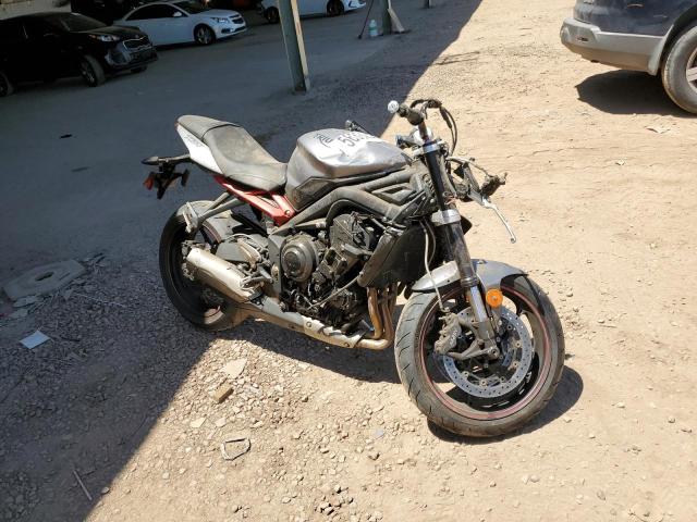 2015 Triumph Motorcycle Street Triple R მანქანა იყიდება აუქციონზე, vin: SMTL03NEXFT657917, აუქციონის ნომერი: 56364433