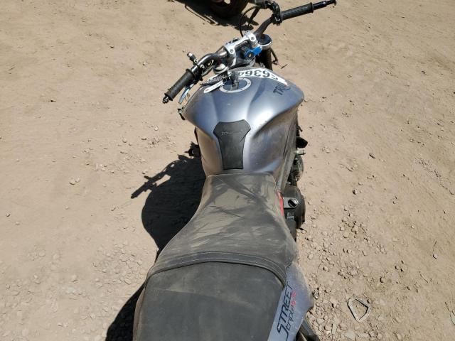 2015 Triumph Motorcycle Street Triple R მანქანა იყიდება აუქციონზე, vin: SMTL03NEXFT657917, აუქციონის ნომერი: 56364433