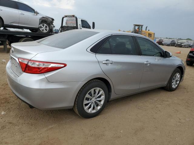 59320724 :رقم المزاد ، 4T1BF1FK0FU489910 vin ، 2015 Toyota Camry Le مزاد بيع
