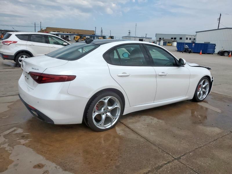 2018 Alfa Romeo Giulia მანქანა იყიდება აუქციონზე, vin: ZARFAECN8J7576011, აუქციონის ნომერი: 59861085