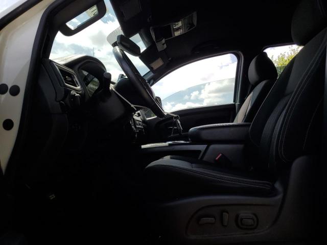 61106735 :رقم المزاد ، 1N6AA1E5XJN518503 vin ، 2018 Nissan Titan Sv مزاد بيع