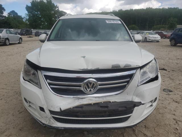 2010 Volkswagen Tiguan მანქანა იყიდება აუქციონზე, vin: WVGBV7AX2AW516045, აუქციონის ნომერი: 59818755