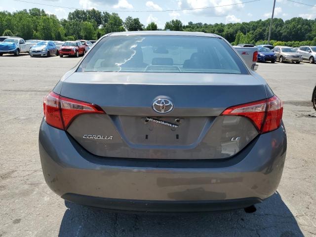 62137545 :رقم المزاد ، 2T1BURHE5JC055696 vin ، 2018 Toyota Corolla L مزاد بيع