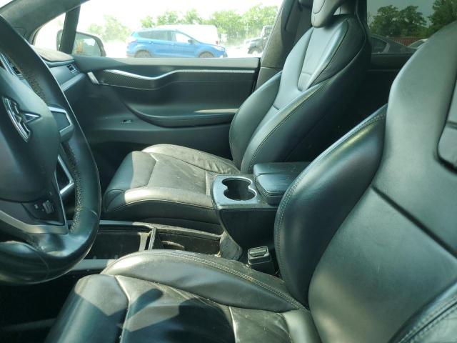 60327275 :رقم المزاد ، 5YJXCBE27HF055831 vin ، 2017 Tesla Model X مزاد بيع