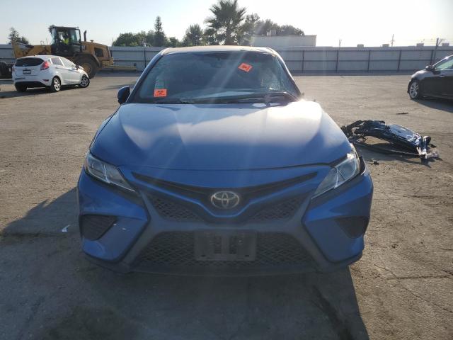 60146485 :رقم المزاد ، 4T1B11HK7JU087693 vin ، 2018 Toyota Camry مزاد بيع