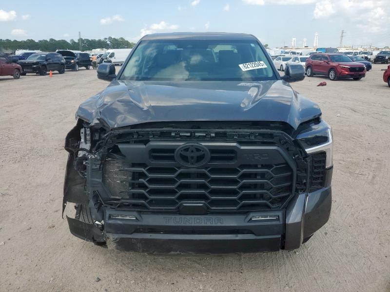 62122045 :رقم المزاد ، 5TFLA5AB3NX009801 vin ، 2022 Toyota Tundra Cre مزاد بيع